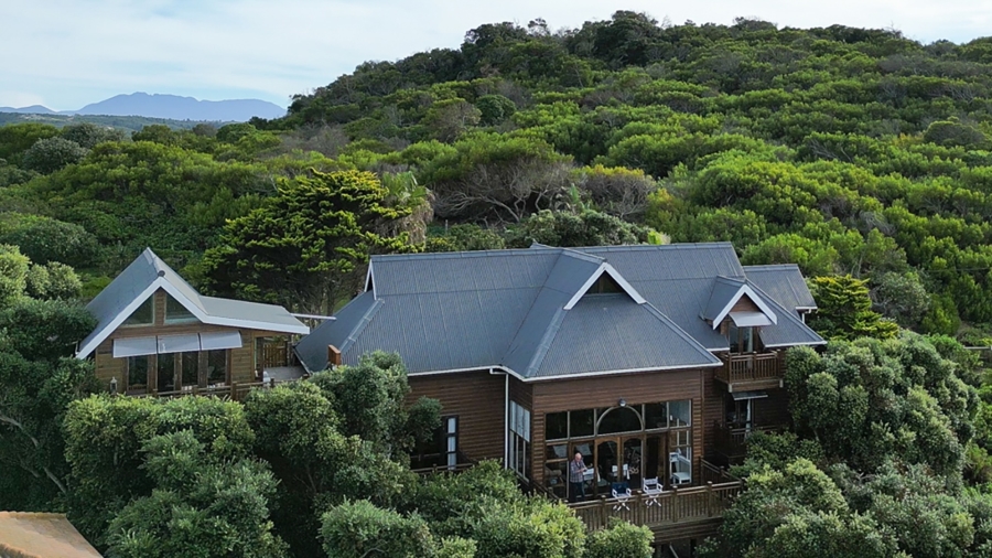 To Let 5 Bedroom Property for Rent in Southern Cross Western Cape